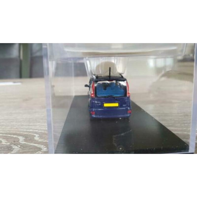 Toyota Yaris Verso schaal 1:43