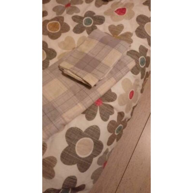 Ijzeren bed 90x200 inclusief matras zo goed als nieuw t