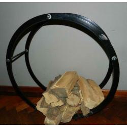 Zwart rond rek voor openhaard hout