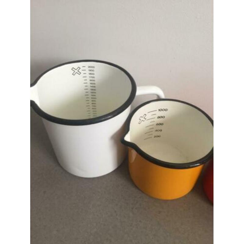 Div Brocante Emaille Maatbekers 0,5 - 2,0L