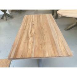 Teak tafel 160 x 90 met metalen Matrixpoot