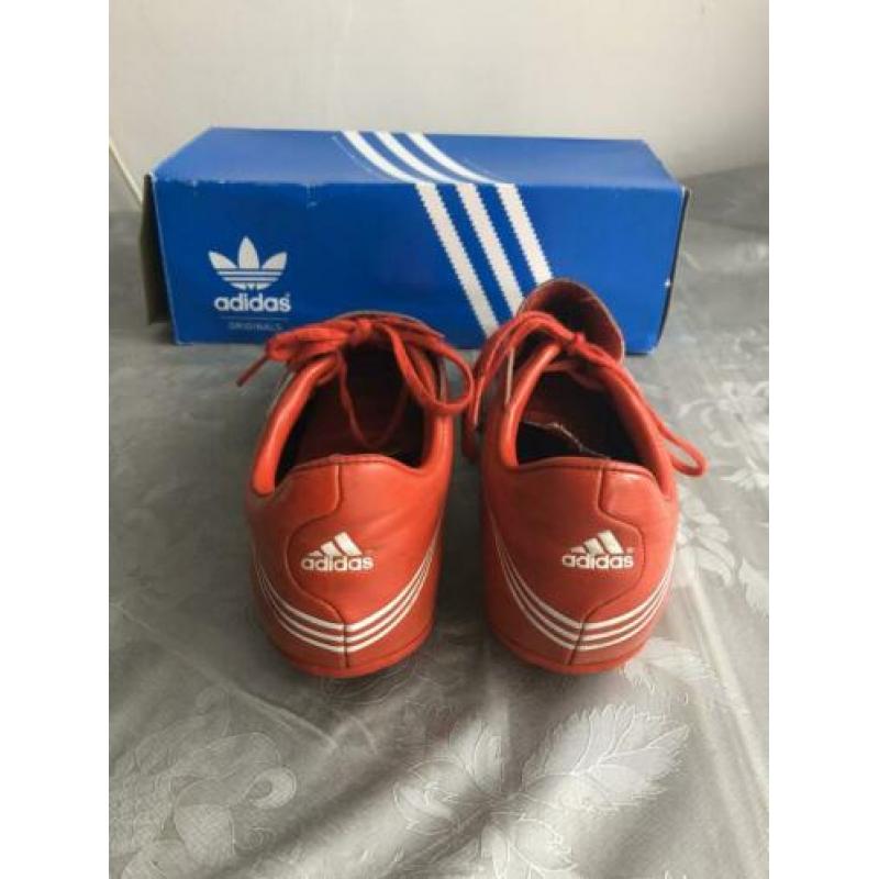 Rode Adidas F30 voetbalschoenen