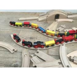 Houten treintjes met rails