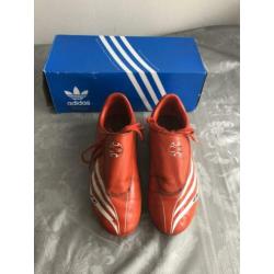 Rode Adidas F30 voetbalschoenen