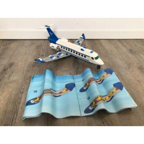 Lego Vliegtuig, in goede staat, boekje in matige staat