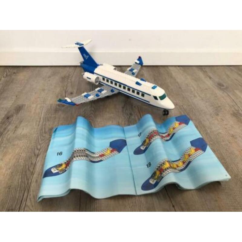 Lego Vliegtuig, in goede staat, boekje in matige staat