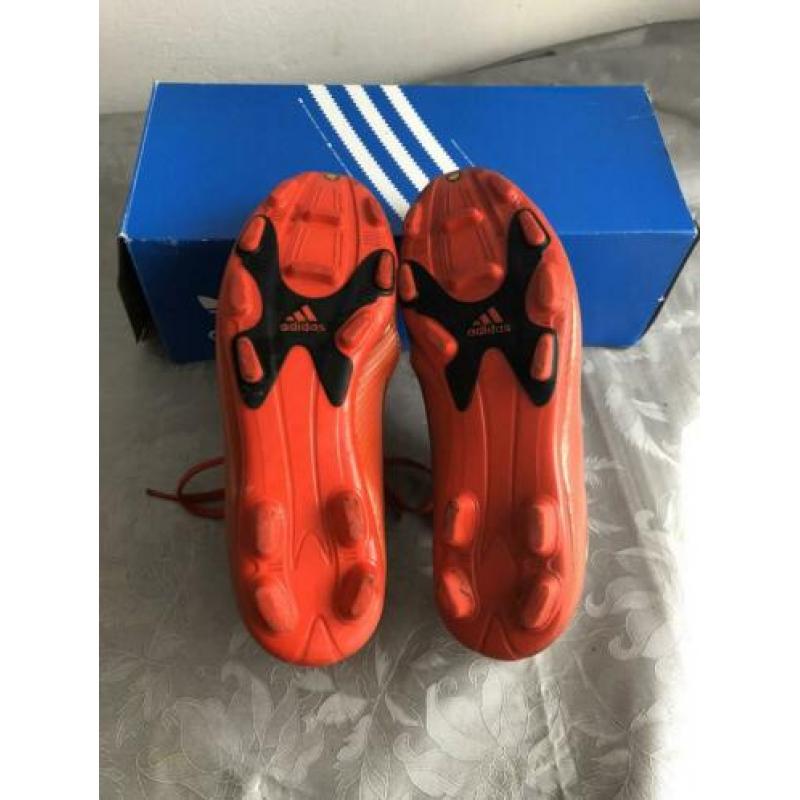 Rode Adidas F30 voetbalschoenen