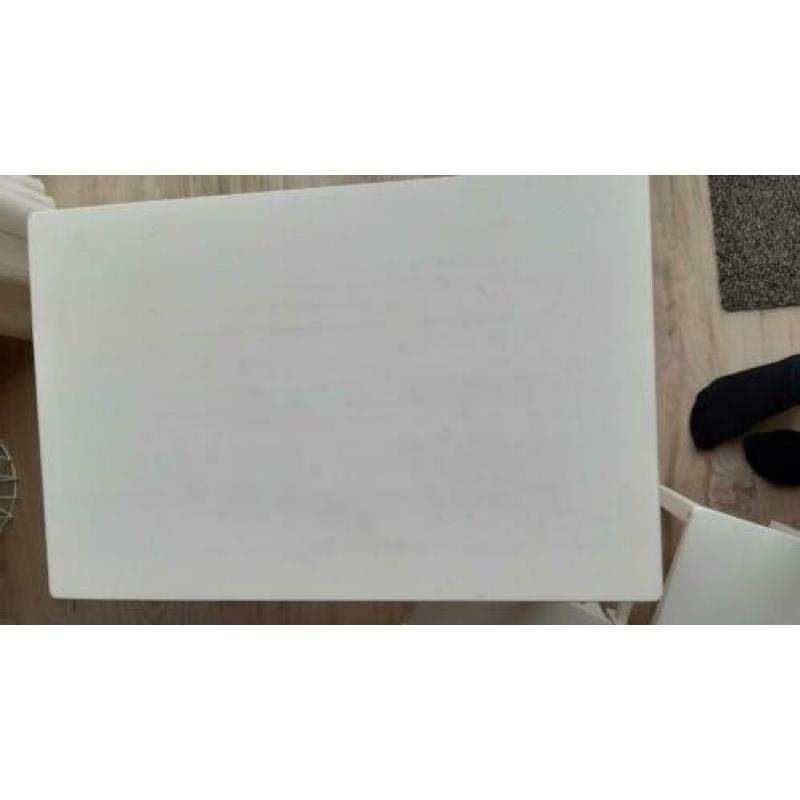 Ikea Sundvik tafel met 2 stoeltjes