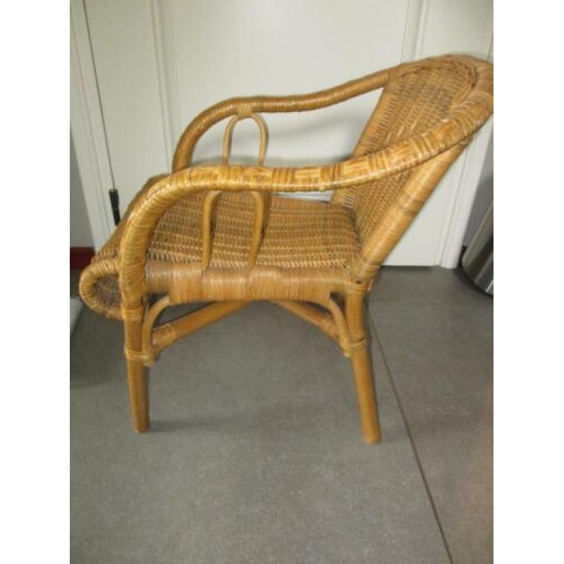 Rotan kinderstoeltje