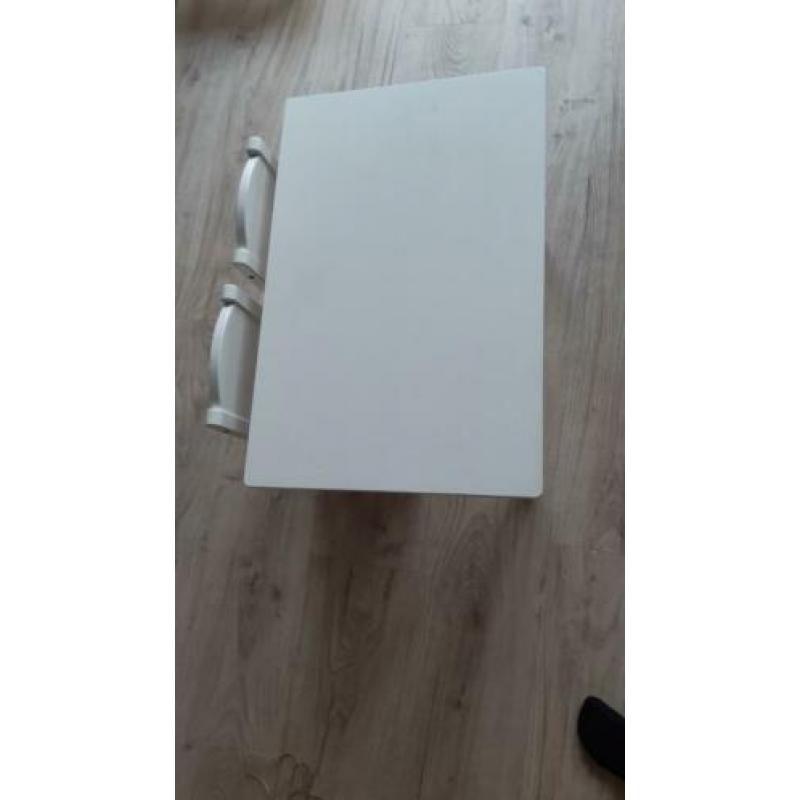 Ikea Sundvik tafel met 2 stoeltjes