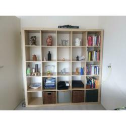 Kalax boekenkast beige