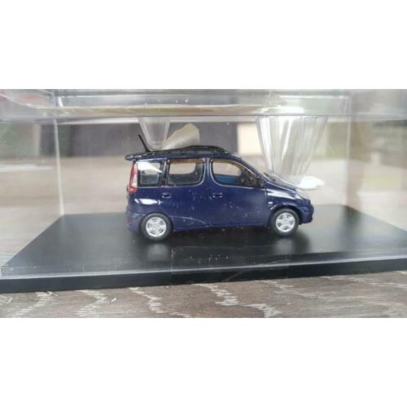 Toyota Yaris Verso schaal 1:43