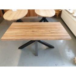Teak tafel 160 x 90 met metalen Matrixpoot