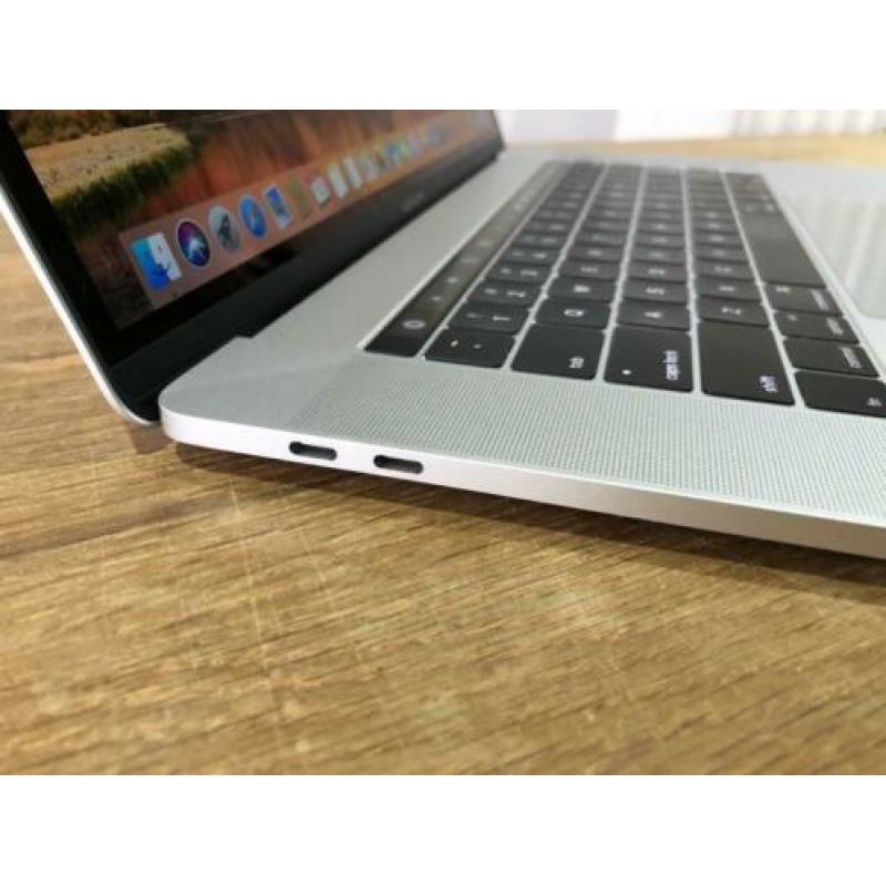 Macbook Pro 15'' Touchbar 2.9Ghz i7 16GB 512GB 2017 2018