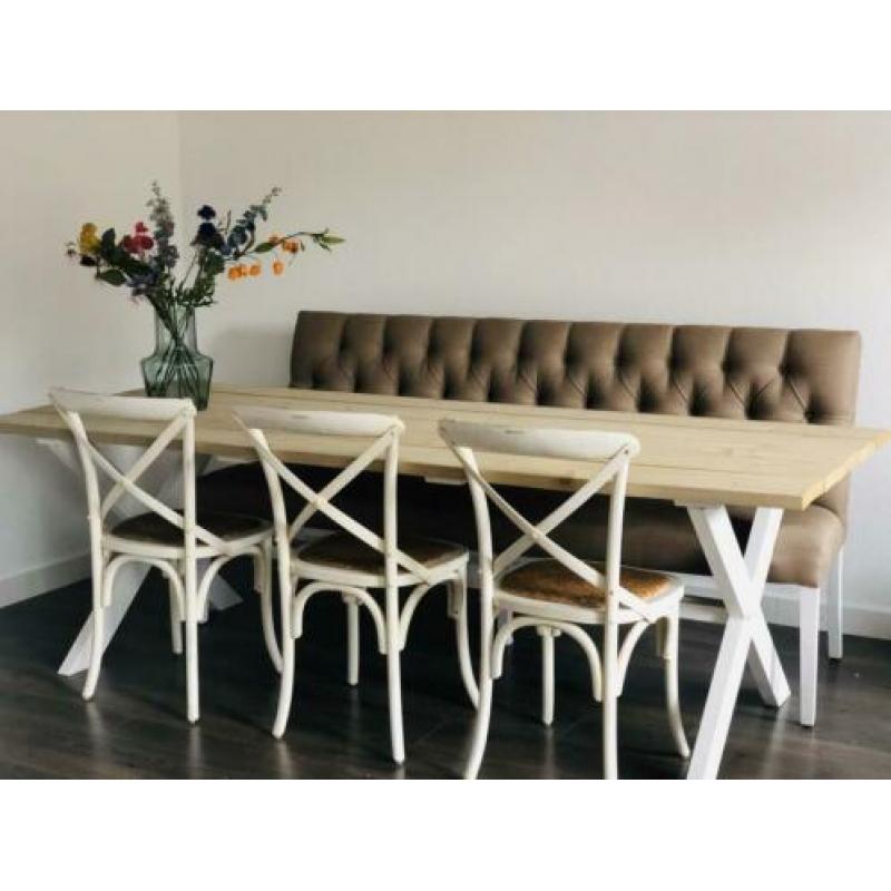 Eetkamerset: Bank + tafel + stoelen