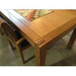 Grote zware eethoek, met 6 stoelen . Prijs verlaagd €75,