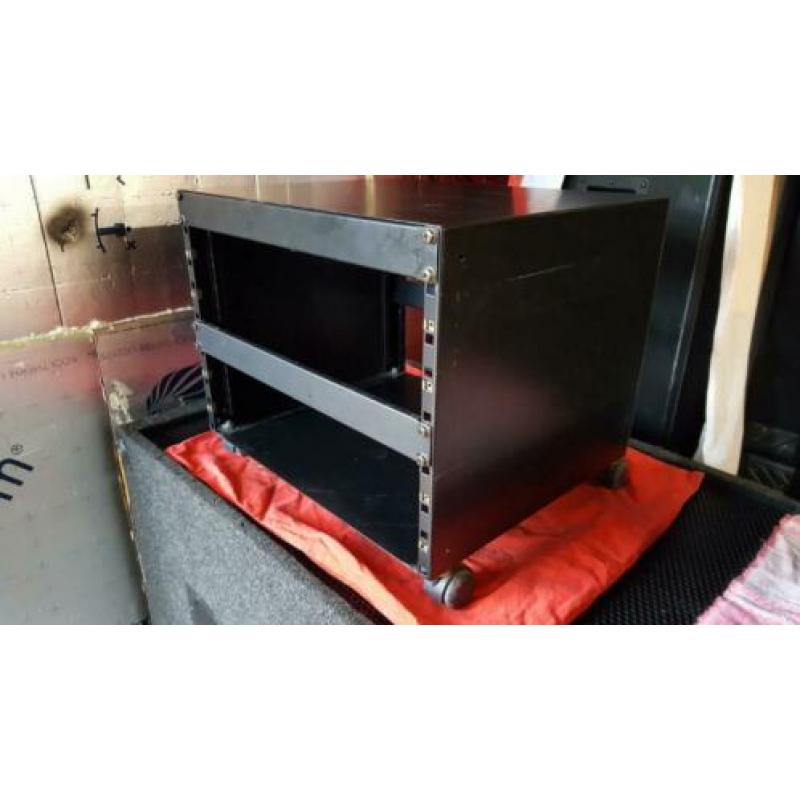Metalen flight case tape rack