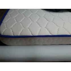 Te koop 2 pers bed incl lattenbodem, matras, nachtkastjes