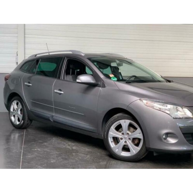 Renault Mégane 1.4 TCe Parisienne Airco//LM-Velgen//PDC acht
