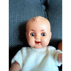 2 Kader Babypopjes. 18 cm.