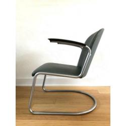 Twee Gispen stoelen 413 lounge