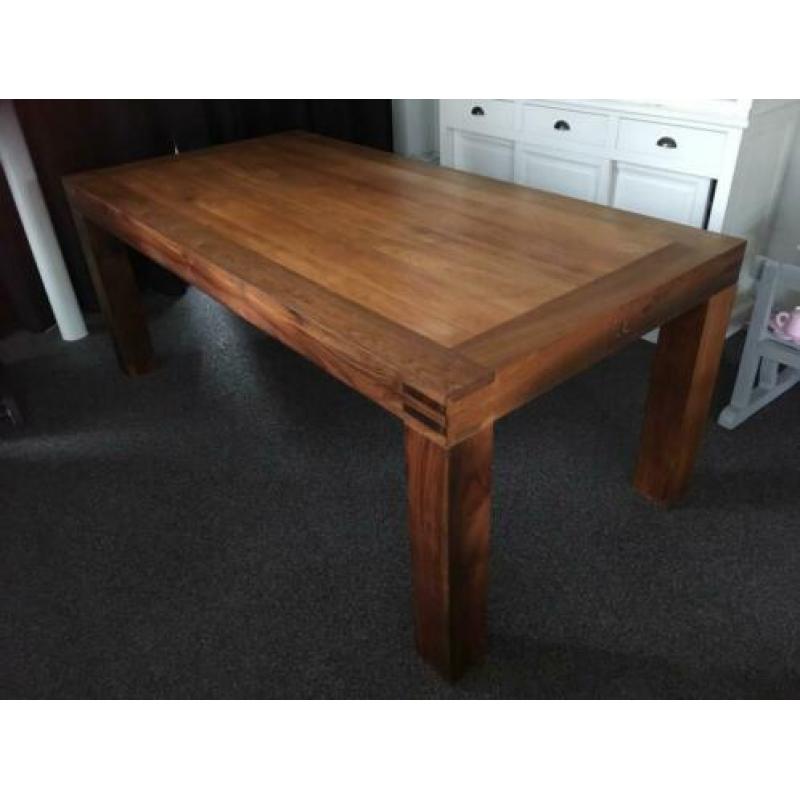 Massief houten eettafel walnoten geolied