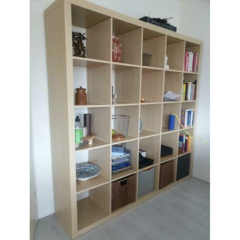 Kalax boekenkast beige
