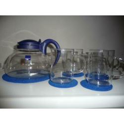 Leonardo theepot met 4 stuks leonardo theeglazen.