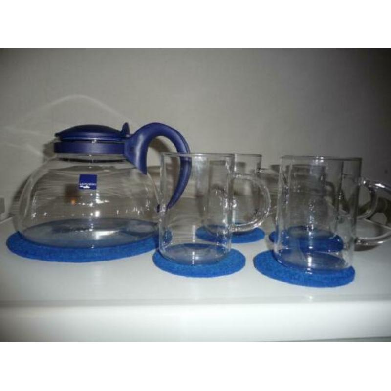 Leonardo theepot met 4 stuks leonardo theeglazen.