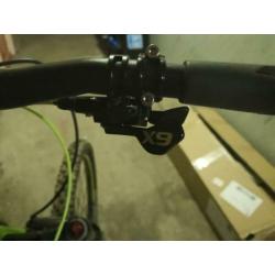 Specialized stumpjumper elite carbon.