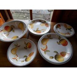 9-delig servies,fruitdecor,appel,peer,schalen,borden,kommen