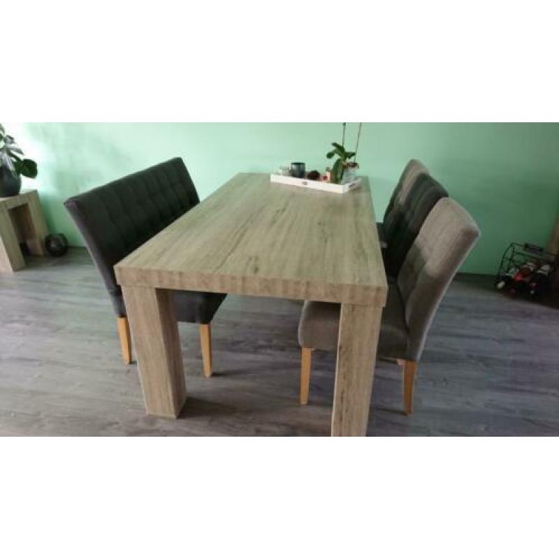 Licht eiken eettafel Mick