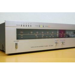 Rotel RT-500L tuner in goede staat verkerend.