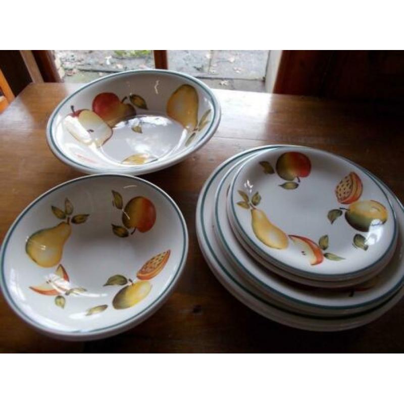 9-delig servies,fruitdecor,appel,peer,schalen,borden,kommen