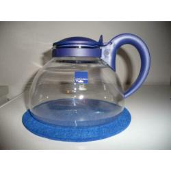 Leonardo theepot met 4 stuks leonardo theeglazen.