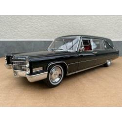 1:18 -Cadillac Hearse - Precision Miniatures