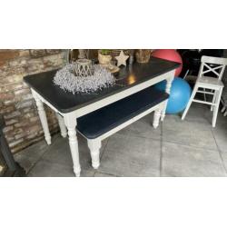2x Grenen Tafel. Eetkamerstoel en woonkamer tafel.