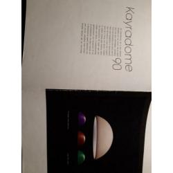 Mooie design hanglamp. Doorsnee 100 cm. Kunststof.