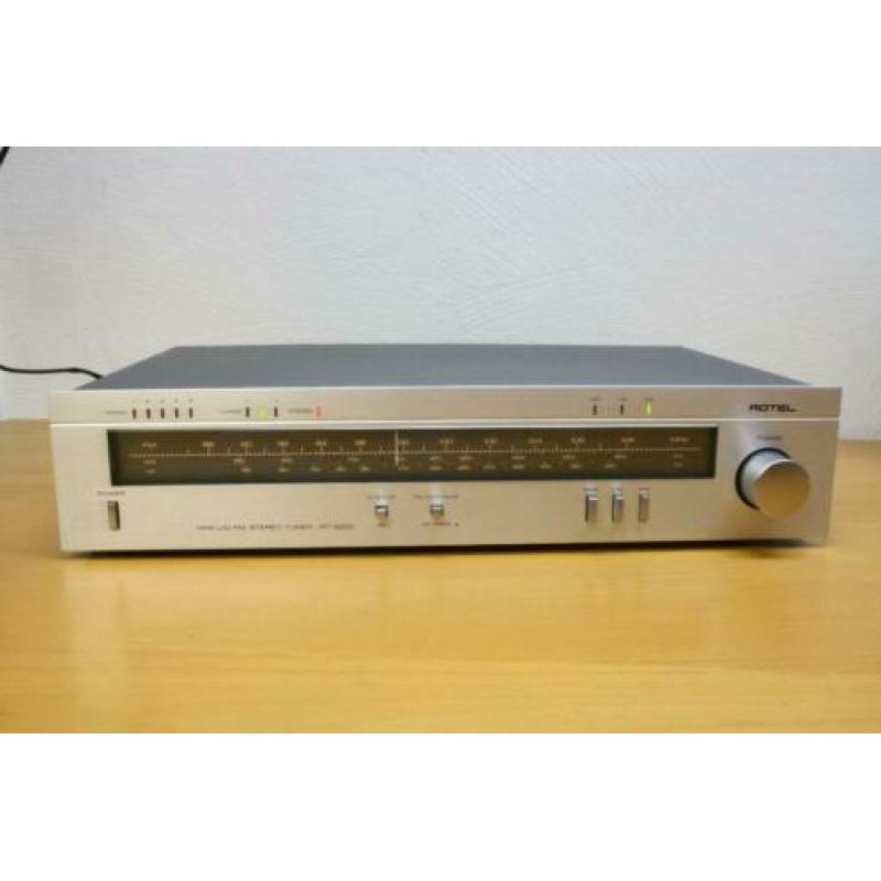 Rotel RT-500L tuner in goede staat verkerend.