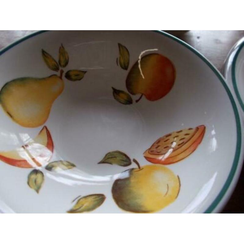 9-delig servies,fruitdecor,appel,peer,schalen,borden,kommen