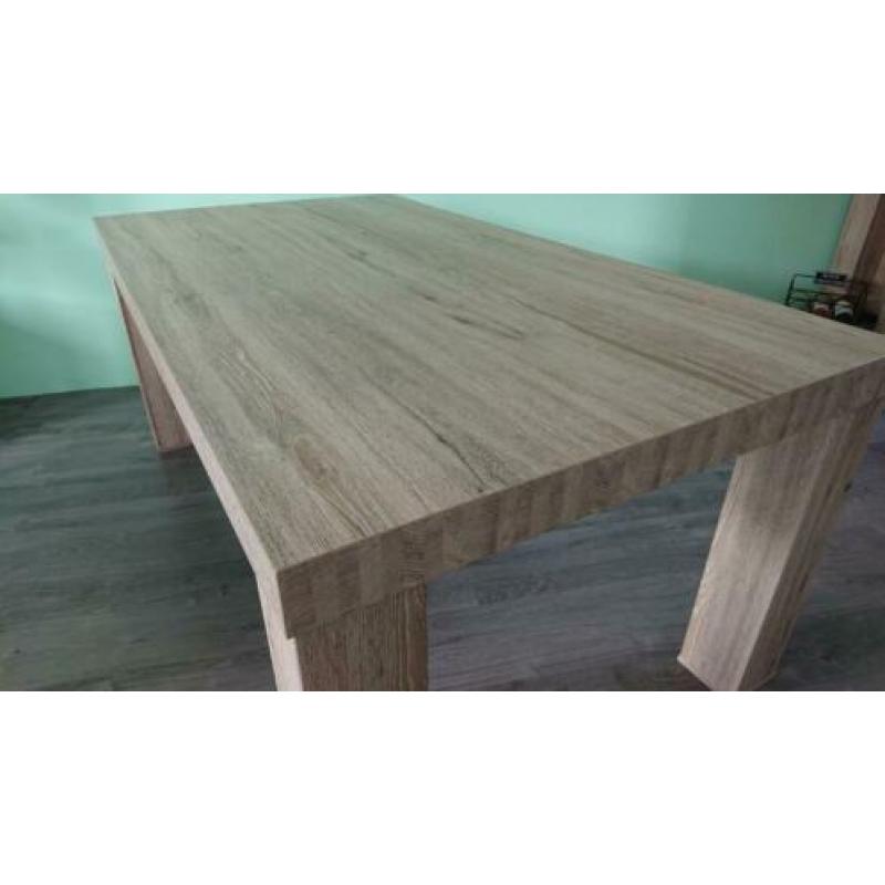 Licht eiken eettafel Mick