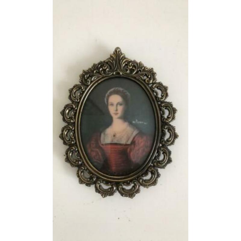 Brocante koperen lijst met mooi bol glas en dame prent