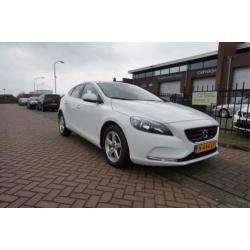 Volvo V40 2.0 T2 MOMENTUM NOV.2015 1E EIG 1/2 LEDER CRUISE C