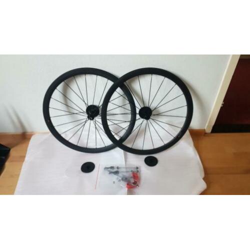 Carbon wielset 38mm h / 23mm b - Nieuw! - Powerway R13 hub