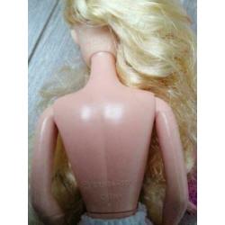 Disney barbiepop Doornroosje van Simba-toys