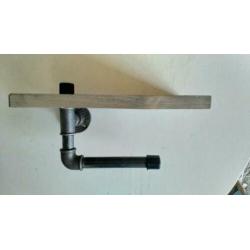 Stijlvolle industriële wc rol houder