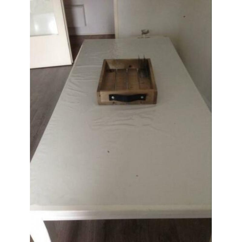 Witte eettafel