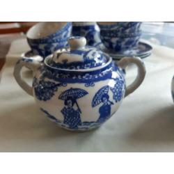14 delig Theeservies