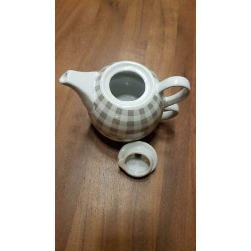 Theepot en kopje uit Barcelona