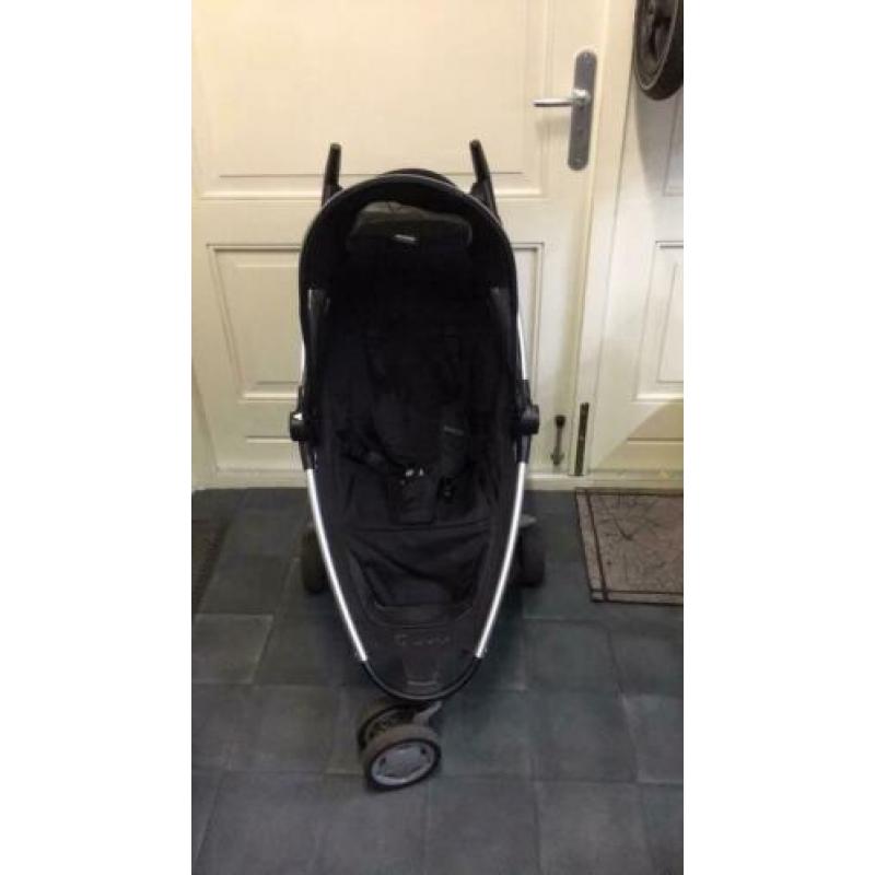 Buggy quinny Zapp zwart met regenhoes en draagzak